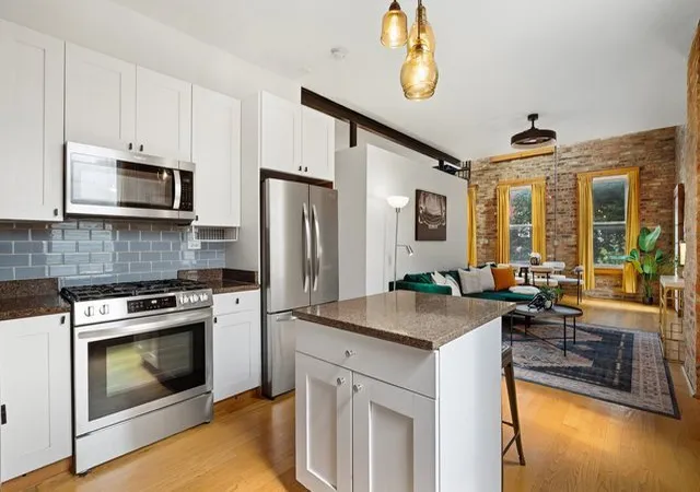 Photo 4 of Condo for sale at 2042 N Winchester Ave #2E, Chicago, IL 60614 | MLS# 12758906 | Listing updated on 2026-10-07