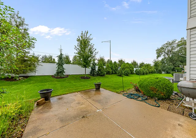 Photo 19 of Townhouse for sale at 9981 Constitution Dr, Orland Park, IL 60462 | MLS# 12758910 | Listing updated on 2026-09-14