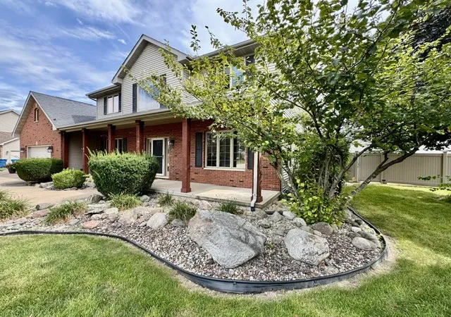 Photo 2 of Single family home for sale at 126 Parkside Ct, Oglesby, IL 61348 | MLS# 12758914 | Listing updated on 2026-10-04