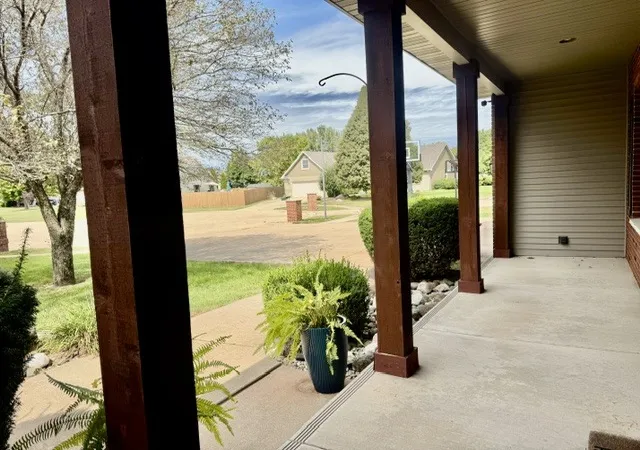 Photo 3 of Single family home for sale at 126 Parkside Ct, Oglesby, IL 61348 | MLS# 12758914 | Listing updated on 2026-10-04