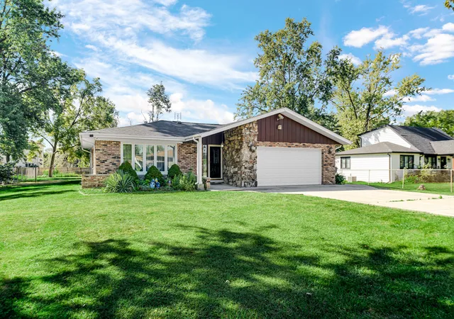 Photo 3 of Single family home for sale at 7903 W 102nd Street, Palos Hills, IL 60465 | MLS# 12758916 | Listing updated on 2026-09-23