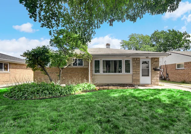 Photo 2 of Single family home for sale at 17233 Walter St, Lansing, IL 60438 | MLS# 12758923 | Listing updated on 2026-09-29