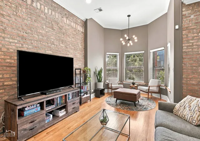 Photo 4 of Condo for sale at (Undisclosed), Chicago, IL 60657 | MLS# 12758929 | Listing updated on 2026-09-16