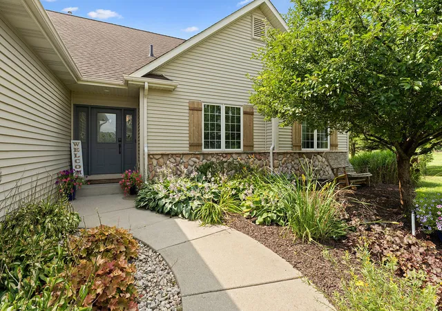 Photo 1 of Single family home for sale at W7265 Robins Way, Elkhorn, WI 53121 | MLS# 12758938 | Listing updated on 2026-09-19