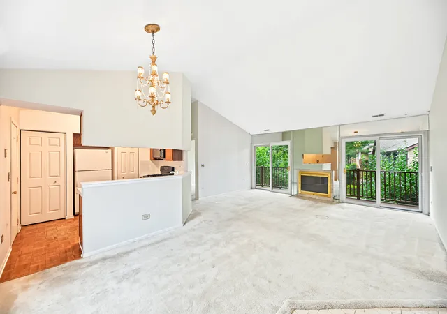 Photo 2 of Condo for sale at 372 Sandhurst Cir #3, Glen Ellyn, IL 60137 | MLS# 12758940 | Listing updated on 2026-10-07