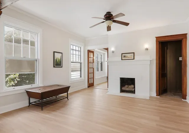 Photo 4 of Single family home for sale at 811 E Washington St, Bloomington, IL 61701 | MLS# 12758943 | Listing updated on 2026-09-22