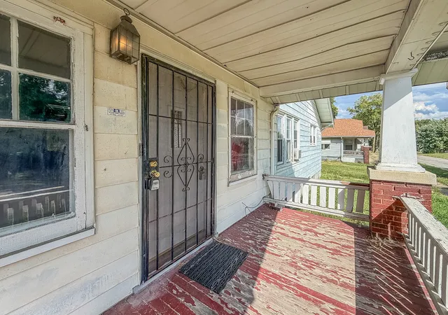 Photo 2 of Single family home for sale at 1504 N Monroe St, Decatur, IL 62526 | MLS# 12758946 | Listing updated on 2026-10-04