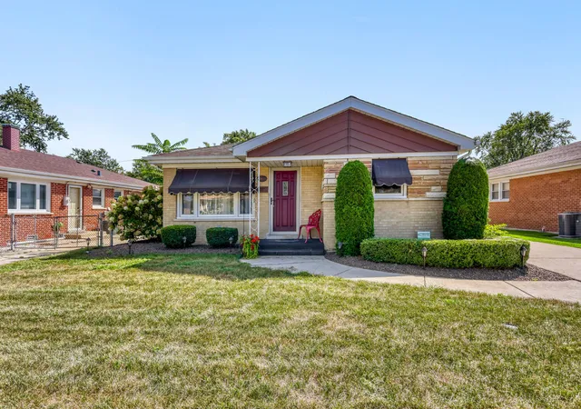 Single family home for sale at 3903 153rd Street, Midlothian, IL 60445 | MLS# 12758948