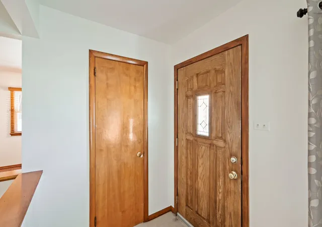 Photo 4 of Single family home for sale at 3903 153rd Street, Midlothian, IL 60445 | MLS# 12758948 | Listing updated on 2026-09-19