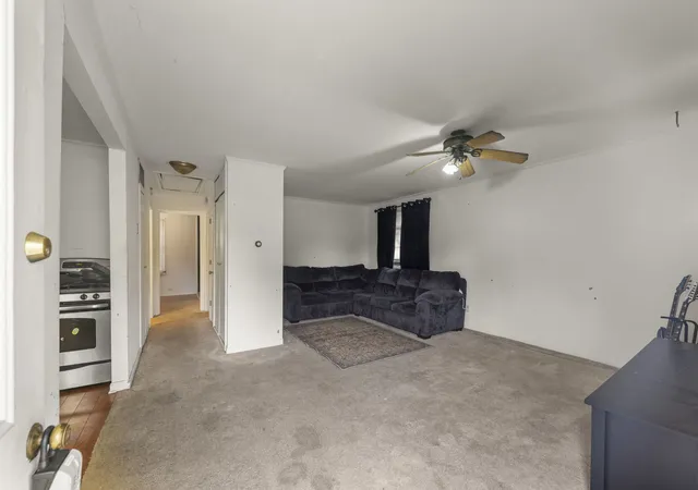 Photo 2 of Single family home for sale at 1914 Innercircle Dr, Crest Hill, IL 60403 | MLS# 12758952 | Listing updated on 2026-09-24