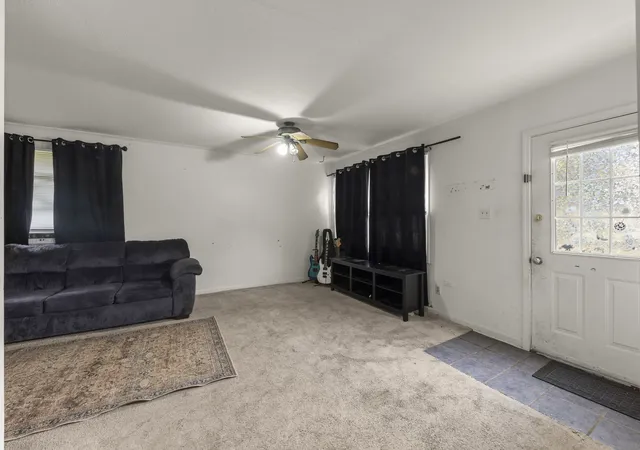 Photo 3 of Single family home for sale at 1914 Innercircle Dr, Crest Hill, IL 60403 | MLS# 12758952 | Listing updated on 2026-09-24