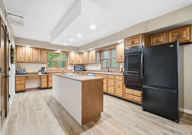 Photo 3 of Single family home for sale at 10001 35th Street, Rock Island, IL 61201 | MLS# 12758966 | Listing updated on 2026-10-04
