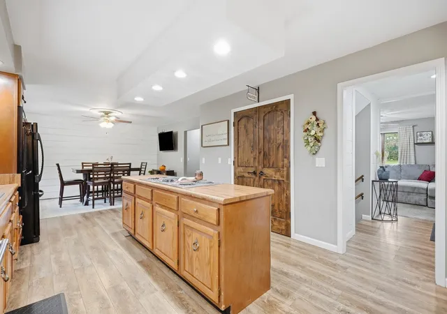 Photo 4 of Single family home for sale at 10001 35th Street, Rock Island, IL 61201 | MLS# 12758966 | Listing updated on 2026-10-04