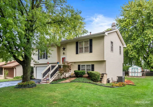 Photo 2 of Single family home for sale at 2221 Candleberry Ln, Aurora, IL 60506 | MLS# 12758970 | Listing updated on 2026-09-24