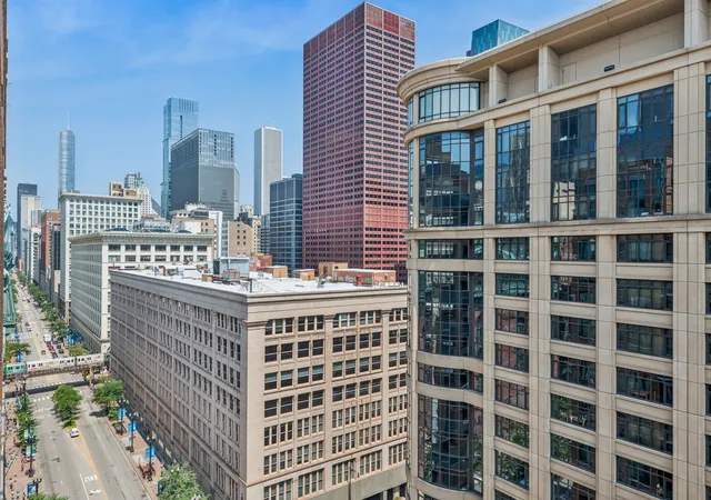 Listing Photo 2 - Condo for sale in building located at 520 S State St, Chicago, IL 60605 - Unit #1505