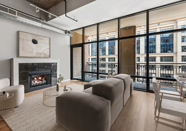 Photo 2 of Condo for sale at 520 S State St #1505, Chicago, IL 60605 | MLS# 12758981 | Listing updated on 2026-09-14