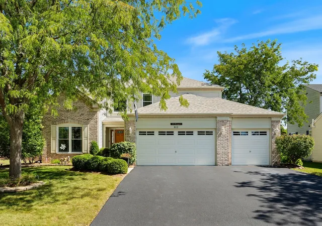 Single family home for sale at 812 Honeysuckle Ln, Aurora, IL 60506 | MLS# 12759003