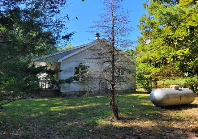 Photo 3 of Single family home for sale at 11978 E Bunny Farm Rd, Mt Vernon, IL 62864 | MLS# 12759012 | Listing updated on 2026-09-21