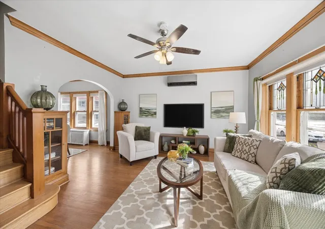 Photo 2 of Single family home for sale at 2527 Hainsworth Ave, North Riverside, IL 60546 | MLS# 12759013 | Listing updated on 2026-09-23