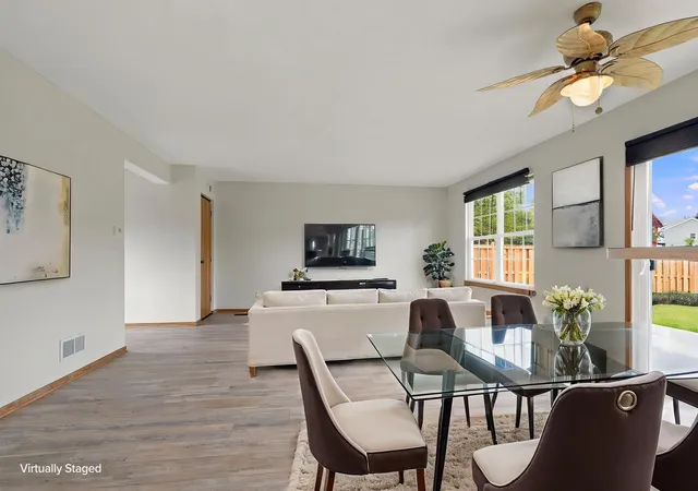 Photo 3 of Single family home for sale at 918 Knightsbridge Dr, Island Lake, IL 60042 | MLS# 12759021 | Listing updated on 2026-09-22