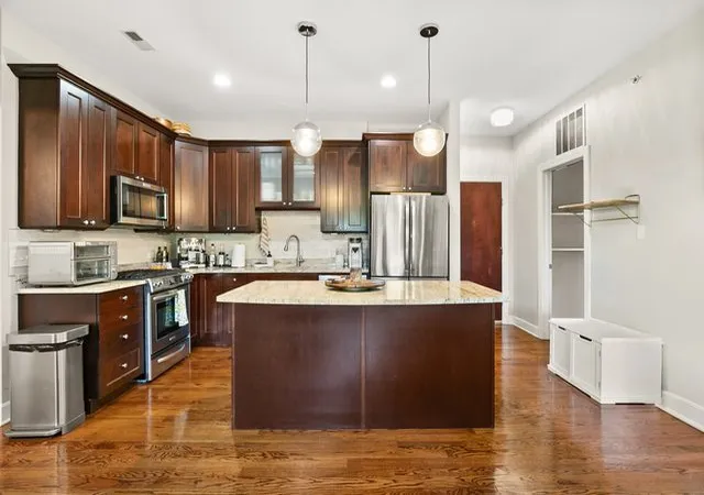 Photo 3 of Condo for sale at 645 Custer Ave #403, Evanston, IL 60202 | MLS# 12759023 | Listing updated on 2026-09-18