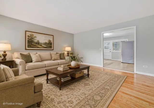 Photo 2 of Condo for sale at 7021 N Ridge Blvd #1E, Chicago, IL 60645 | MLS# 12759038 | Listing updated on 2026-09-22