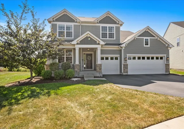 Single family home for sale at 672 Glenwood Dr, South Elgin, IL 60177 | MLS# 12759046