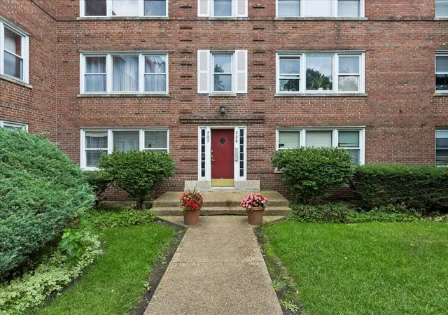 Photo 2 of Condo for sale at 327 Callan Ave #3, Evanston, IL 60202 | MLS# 12759057 | Listing updated on 2026-10-05