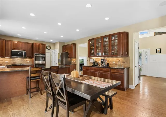 Photo 4 of Single family home for sale at 33147 N Lake Shore Dr, Grayslake, IL 60030 | MLS# 12759059 | Listing updated on 2026-10-07