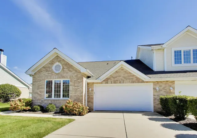 Photo 4 of Single family home for sale at 11417 Foxwoods Ct, Oak Lawn, IL 60453 | MLS# 12759065 | Listing updated on 2026-10-20