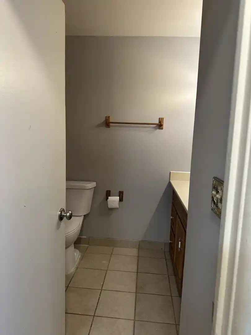 Listing Photo 2 - Condo for sale in 1880 Bonnie Ln located at 1880 Bonnie Ln, Hoffman Estates, IL 60169 - Unit #311
