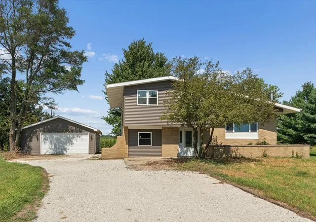Single family home for sale at 1188 E 3300 North Rd, Chebanse, IL 60922 | MLS# 12759075
