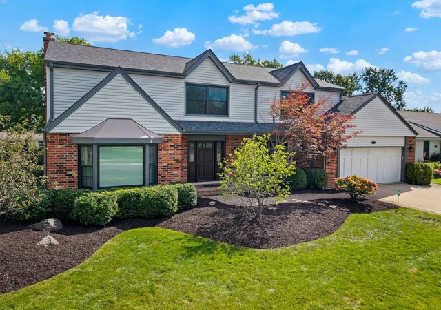 Photo 1 of Single family home for sale at 1029 N Carlyle Ln, Arlington Heights, IL 60004 | MLS# 12759076 | Listing updated on 2026-10-20
