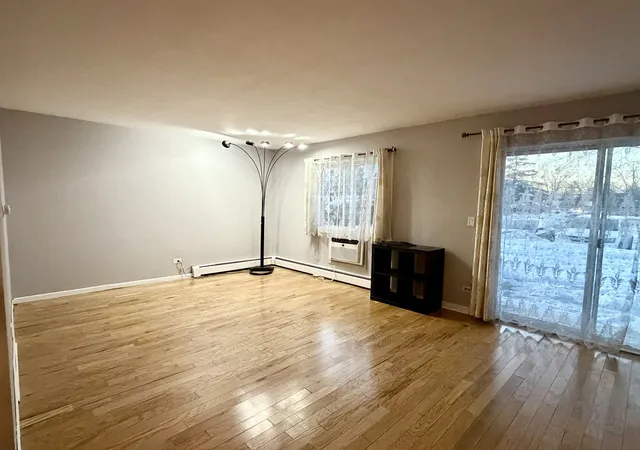 Photo 3 of Condo for sale at 10385 Dearlove Rd #1I, Glenview, IL 60025 | MLS# 12759077 | Listing updated on 2026-09-16