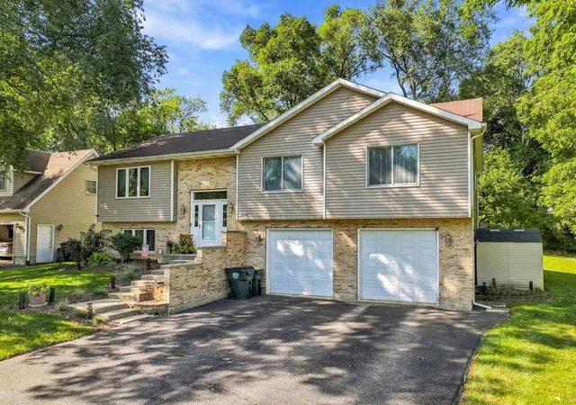 Photo 2 of Single family home for sale at 26032 W Wilson Rd, Antioch, IL 60002 | MLS# 12759079 | Listing updated on 2026-09-23