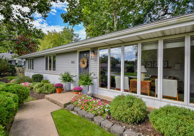 Photo 2 of Single family home for sale at 1612 N Washington St, Wheaton, IL 60187 | MLS# 12759082 | Listing updated on 2026-09-23