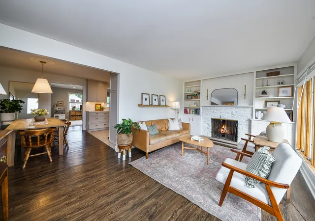 Photo 3 of Single family home for sale at 1612 N Washington St, Wheaton, IL 60187 | MLS# 12759082 | Listing updated on 2026-09-24