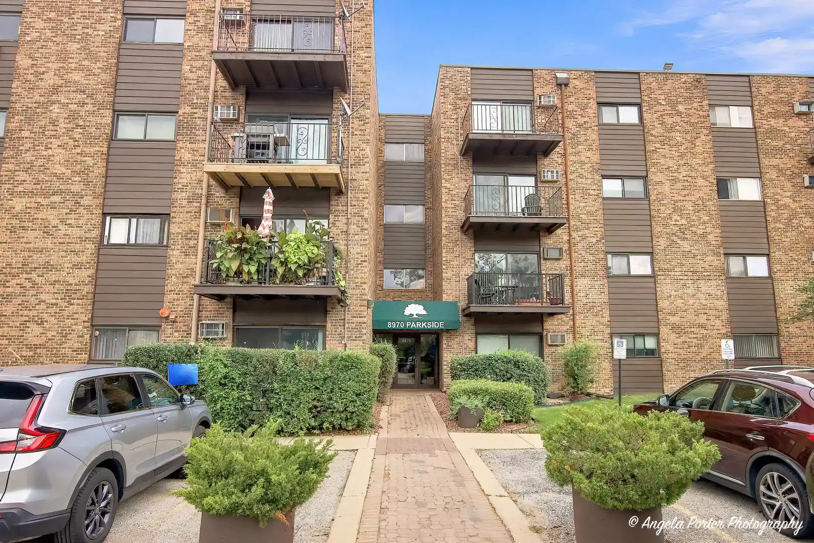Listing Photo 1 - Condo for sale in 8970 N Parkside Ave located at 8970 N Parkside Ave, Des Plaines, IL 60016 - Unit #406