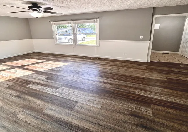 Photo 3 of Single family home for sale at 139 Fielder Dr, Salem, IL 62881 | MLS# 12759092 | Listing updated on 2026-10-09