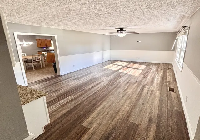 Photo 4 of Single family home for sale at 139 Fielder Dr, Salem, IL 62881 | MLS# 12759092 | Listing updated on 2026-10-09