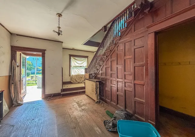Photo 4 of Single family home for sale at 107 W Green St, Broadlands, IL 61816 | MLS# 12759103 | Listing updated on 2026-10-09