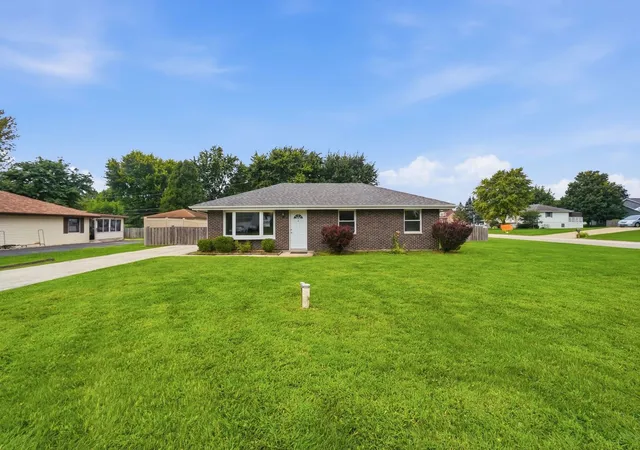 Photo 2 of Single family home for sale at 16306 S Ellna Ct, Plainfield, IL 60586 | MLS# 12759106 | Listing updated on 2026-09-14
