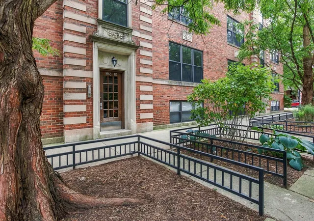 Condo for sale at 1965 W Cullom Ave #3, Chicago, IL 60613 | MLS# 12759110