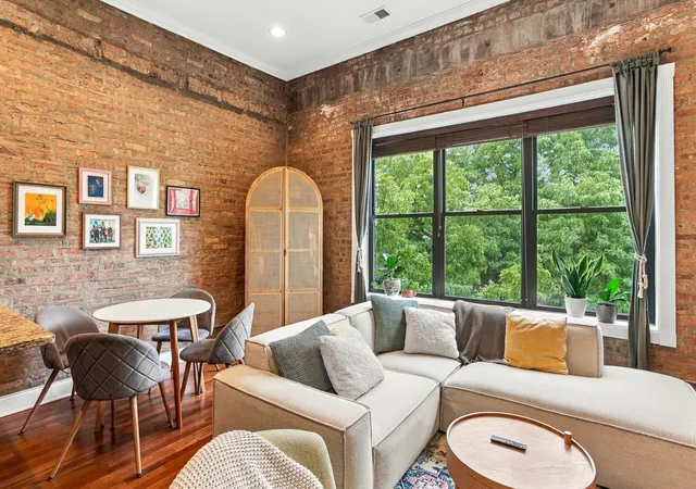 Photo 4 of Condo for sale at 1965 W Cullom Ave #3, Chicago, IL 60613 | MLS# 12759110 | Listing updated on 2026-09-22