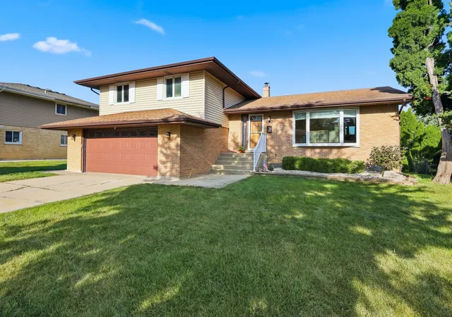 Single family home for sale at 4602 Magnolia Dr, Rolling Meadows, IL 60008 | MLS# 12759112