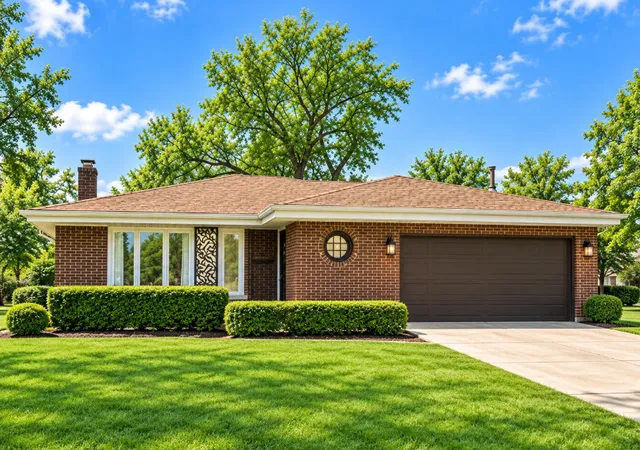 Photo 1 of Single family home for sale at 2838 Sunnyside Ave, Westchester, IL 60154 | MLS# 12759119 | Listing updated on 2026-09-22