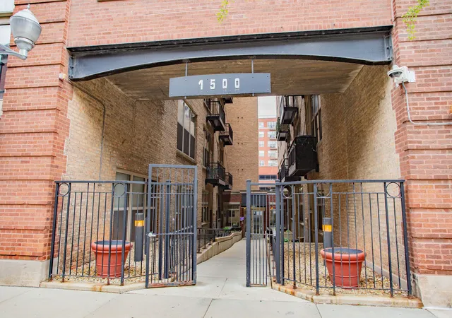 Photo 2 of Condo for sale at 1500 W Monroe St #205, Chicago, IL 60607 | MLS# 12759121 | Listing updated on 2026-09-14