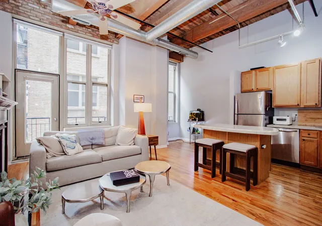 Photo 4 of Condo for sale at 1500 W Monroe St #205, Chicago, IL 60607 | MLS# 12759121 | Listing updated on 2026-09-14