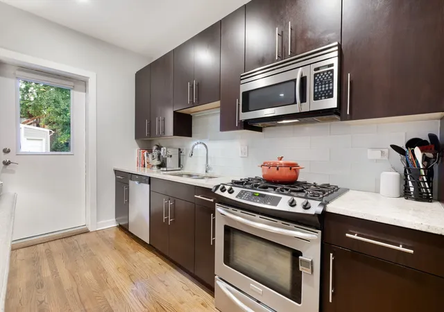 Photo 3 of Condo for sale at 1454 W Roscoe St #1E, Chicago, IL 60657 | MLS# 12759134 | Listing updated on 2026-09-23