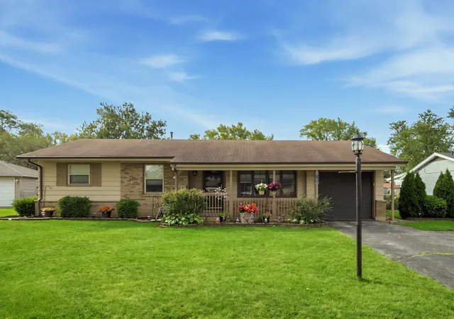 Photo 1 of Single family home for sale at 1231 Springdale Ln, Elk Grove Village, IL 60007 | MLS# 12759146 | Listing updated on 2026-09-19